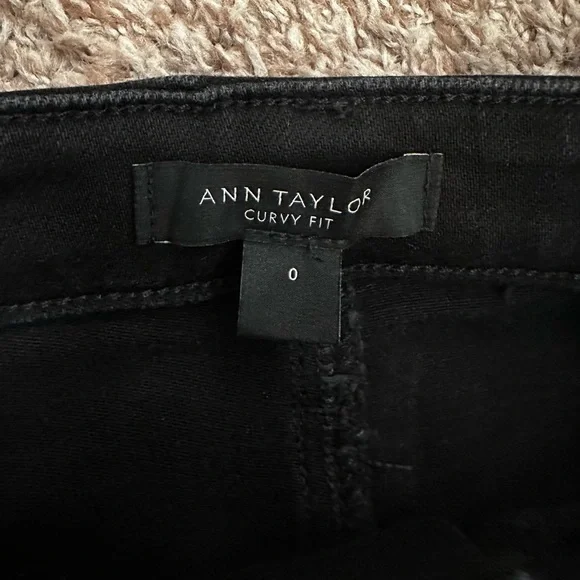 Ann Taylor Boot Cut Jeans, Black, Curvy Fit Size 0 - Picture 3 of 3